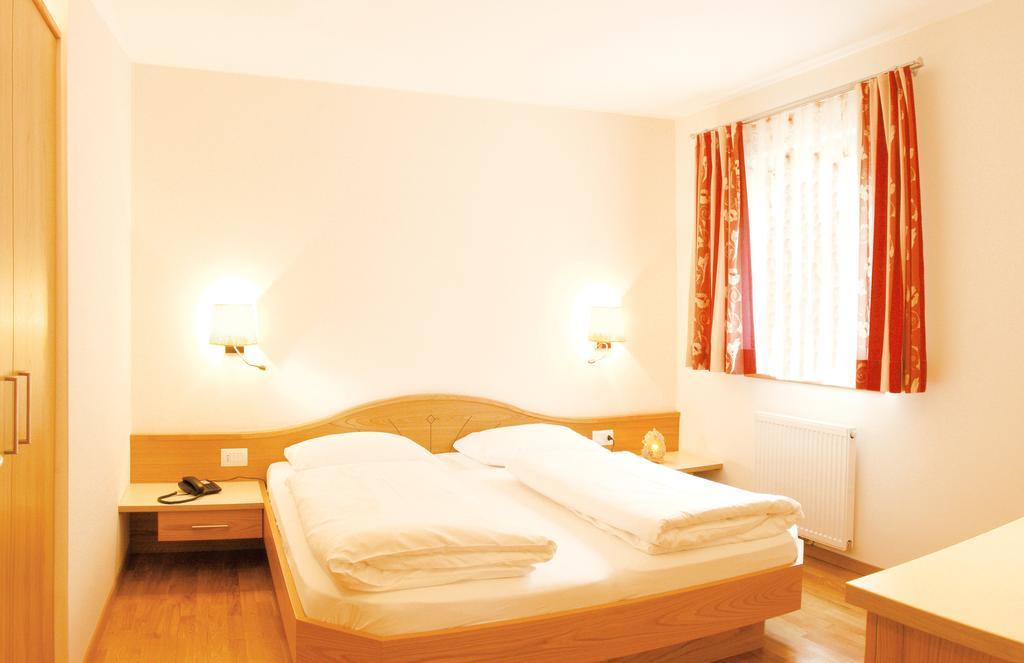 Hotel Sonnenhof Marlengo Esterno foto